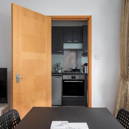 Guestready - Central Converted Mews In Bayswater Lägenhet London Exteriör bild